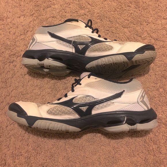 Navy Mizuno Wave Bolt 7 Women’s Volleyball Shoes - Picture 1 of 4